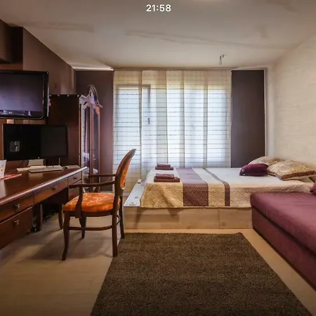 Apartment Downtown Maisonette Burgas City