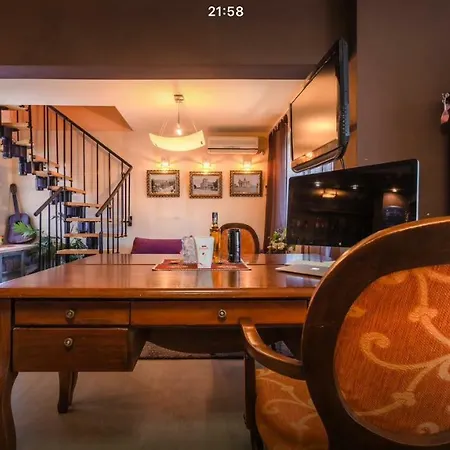 Downtown Maisonette Apartment