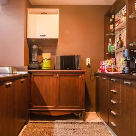 Downtown Maisonette Apartment *