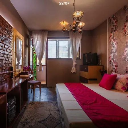 Downtown Maisonette