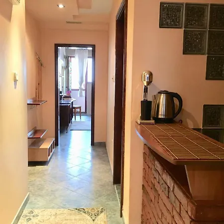 Downtown Maisonette *