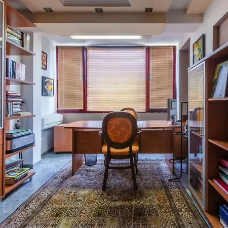 Downtown Maisonette Apartment *