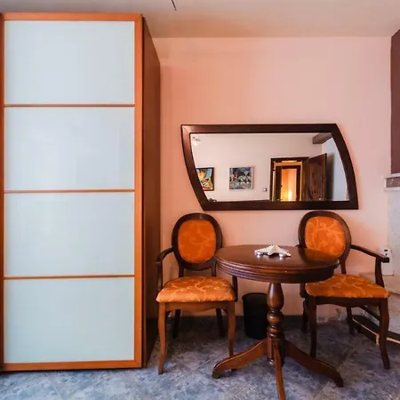 Downtown Maisonette Apartment